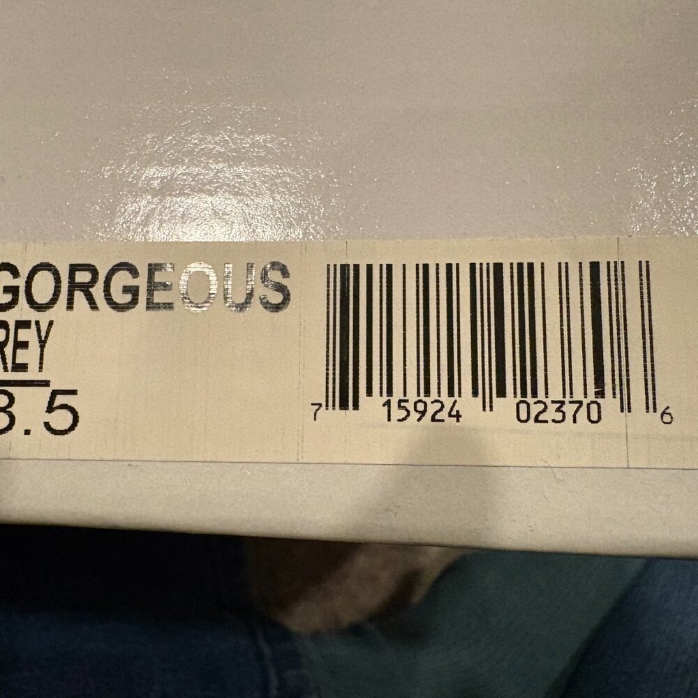 New In Box Steve Madden “Gorgeous” Gray Boot Size… - image 3